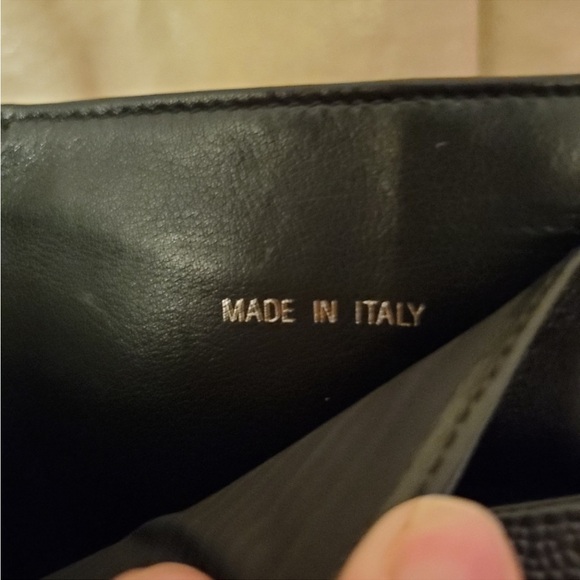 CHANEL Black Leather Vintage Wallet on Chain - Picture 8 of 14